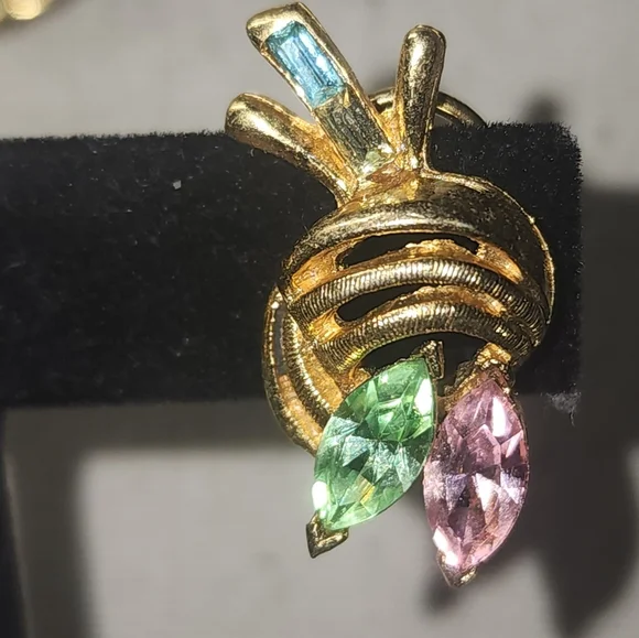 Vintage Pastel Marquis Crystal Brooch with Clip On Earrings - Picture 8 of 10